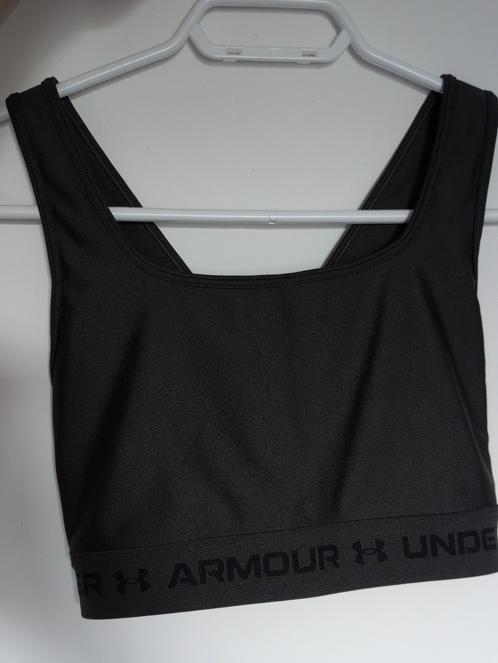 Under Armour Black Logo Elastic Band Sports Crop Bra Medium